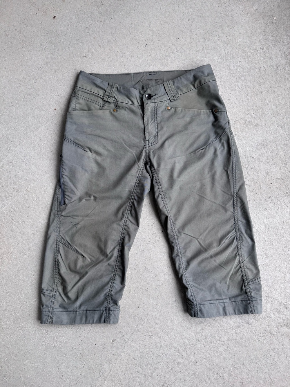Arc'teryx Men's Olive Gray Cargo Capris